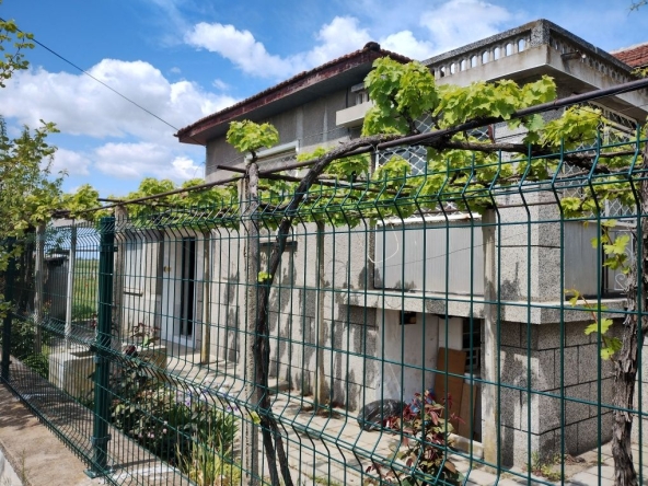 Къща в с. Шишманци, Област Пловдив - 120 кв.м за 500 €/кв.м - Снимка #1