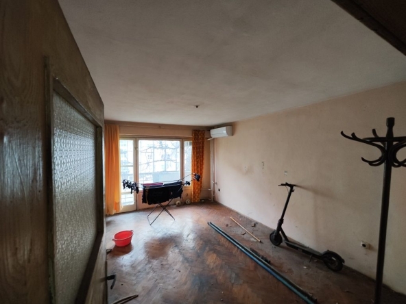 Тристаен апартамент в Шумен, Добруджански - 86 кв.м за 1127 €/кв.м - Снимка #1