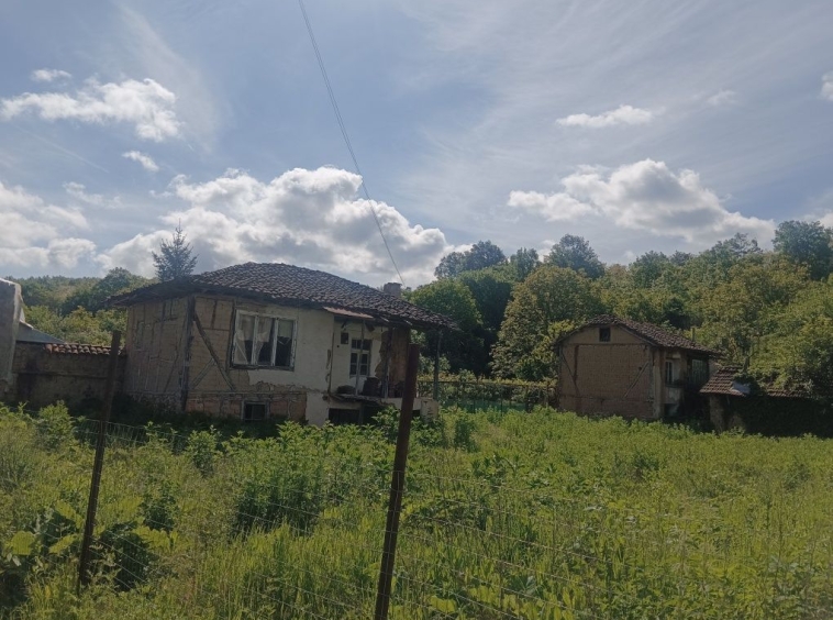 Къща в с. Средногорово, Област Стара Загора - 60 кв.м за 383 €/кв.м - Снимка #1