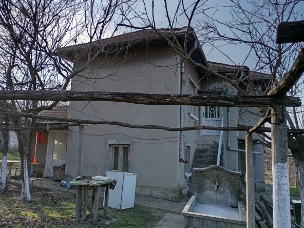 Къща в с. Деков, Област Плевен - 120 кв.м за 111 €/кв.м - Снимка #1