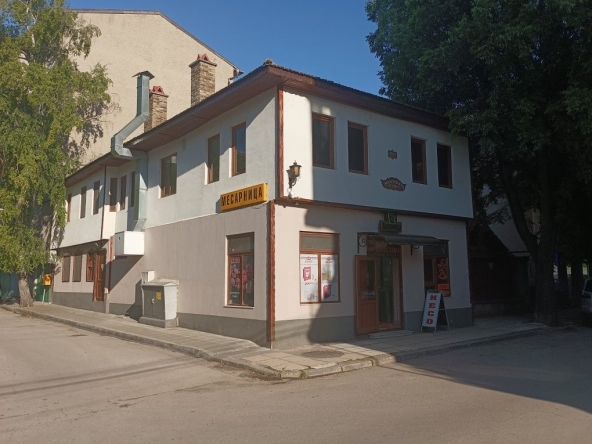 Къща в Провадия - 300 кв.м за 612 €/кв.м - Снимка #1