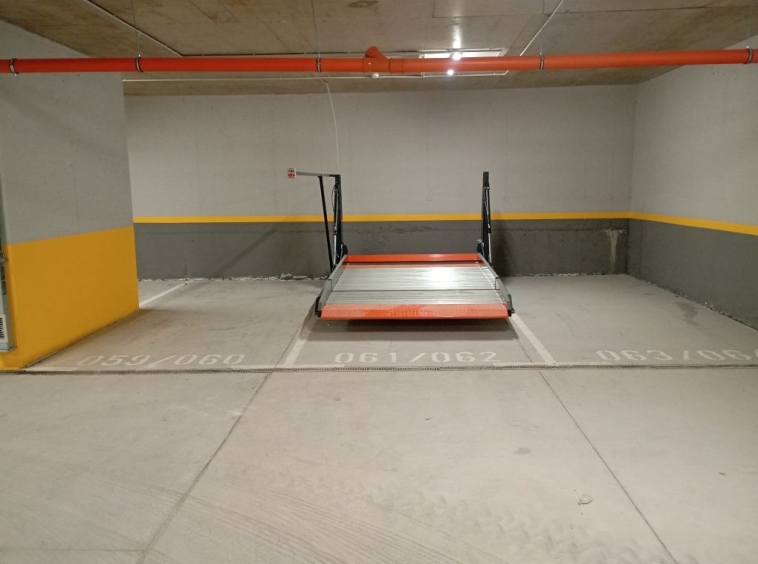 Дава се под наем Гараж / Паркомясто в София, Банишора - 19 кв.м за 107.1 € - Снимка #1