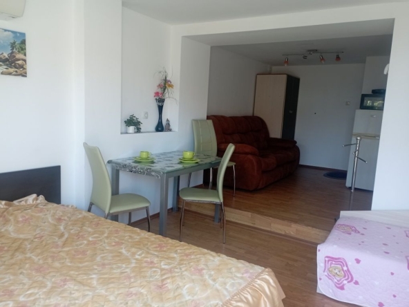 Дава се под наем Къща в Свети Влас - 35 кв.м за 35.7 € - Снимка #1