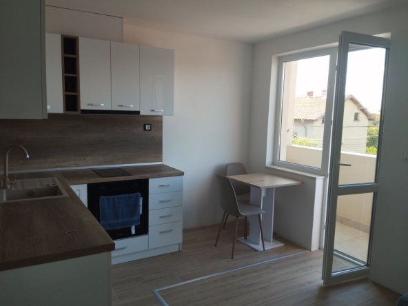 Дава се под наем Двустаен апартамент в Бургас, Сарафово - 50 кв.м за 306 € - Снимка #1