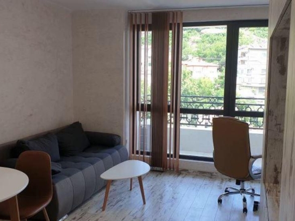 Дава се под наем Едностаен апартамент в Пловдив, Център - 36 кв.м за 410 € - Снимка #1