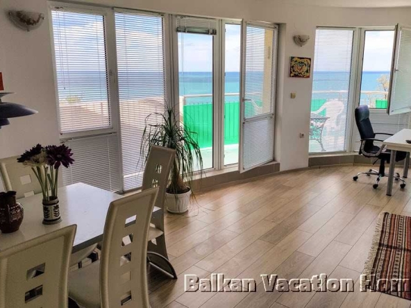 Двустаен апартамент в Бяла - 103 кв.м за 961 €/кв.м - Снимка #1