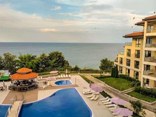 Двустаен апартамент в Бяла - 61 кв.м за 1025 €/кв.м - Снимка #1