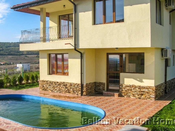 Къща в с. Генерал Кантарджиево, Област Варна - 133 кв.м за 805 €/кв.м - Снимка #1