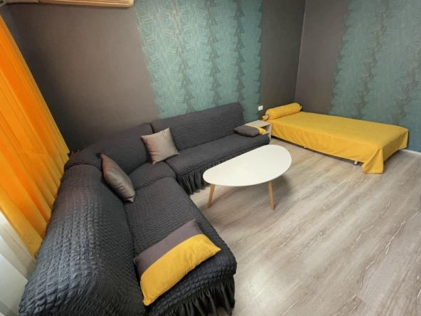 Дава се под наем Тристаен апартамент в Пловдив, Гагарин - 70 кв.м за 400 € - Снимка #1