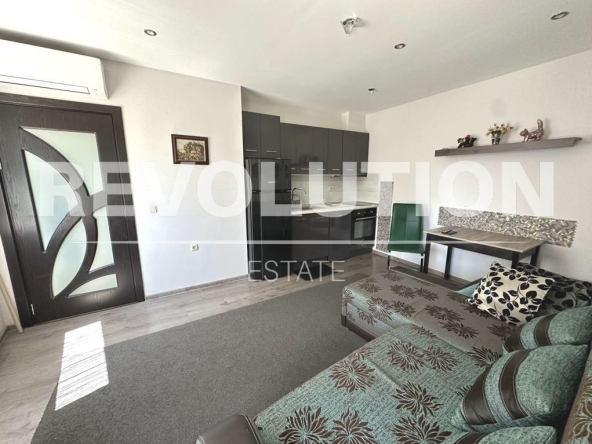 Дава се под наем Двустаен апартамент в Варна, м-т Пчелина - 45 кв.м за 400 € - Снимка #1