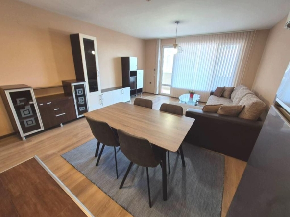 Дава се под наем Тристаен апартамент в Варна, Цветен квартал - 95 кв.м за 650 € - Снимка #1