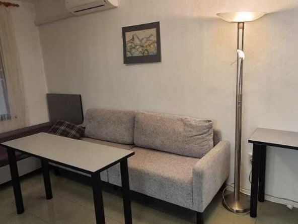 Дава се под наем Едностаен апартамент в Пловдив, Център - 27 кв.м за 117.3 € - Снимка #1