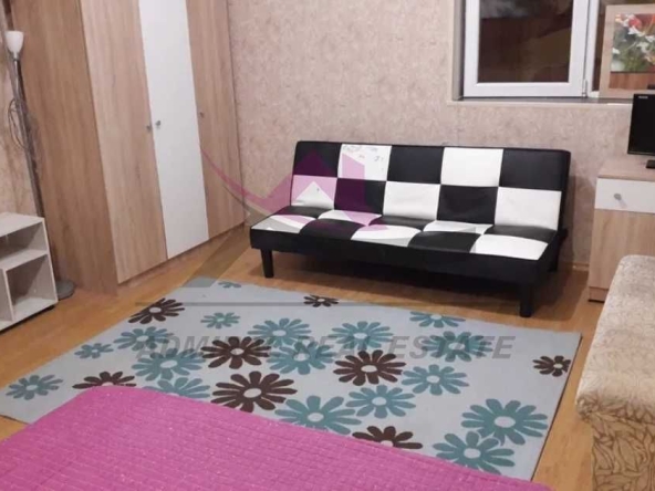 Дава се под наем Двустаен апартамент в Варна, Център - 40 кв.м за 350 € - Снимка #1