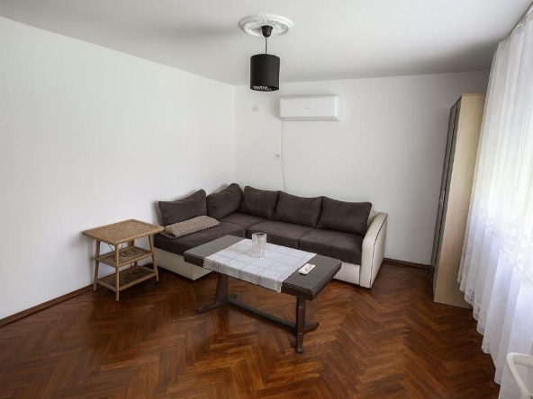 Дава се под наем Къща в Варна, Бриз - 67 кв.м за 475 € - Снимка #1