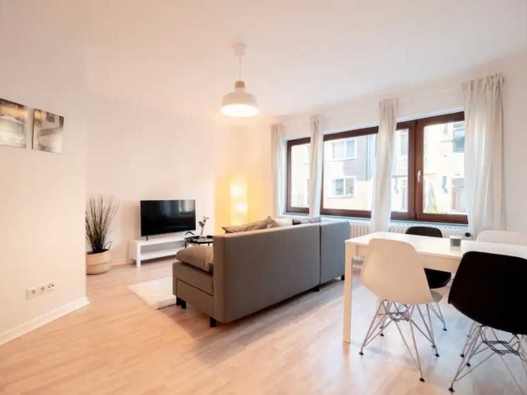 Дава се под наем Едностаен апартамент в Пловдив, Централна гара - 36 кв.м за 150 € - Снимка #1