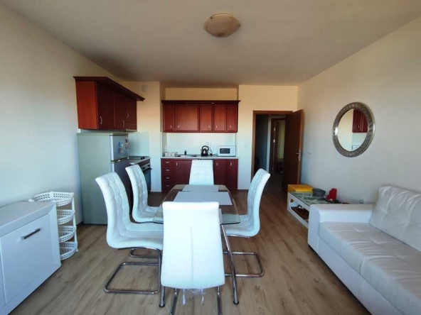 Тристаен апартамент в Варна, Център - 82 кв.м за 1013 €/кв.м - Снимка #1