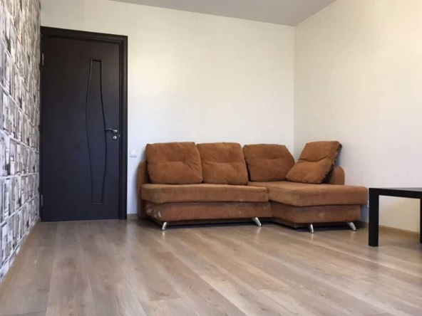 Дава се под наем Двустаен апартамент в Пловдив, Кючук Париж - 60 кв.м за 214.2 € - Снимка #1