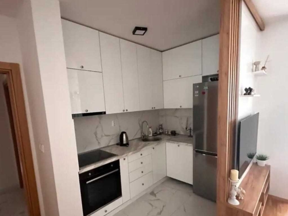 Дава се под наем Тристаен апартамент в Пловдив, Кючук Париж - 98 кв.м за 400 € - Снимка #1