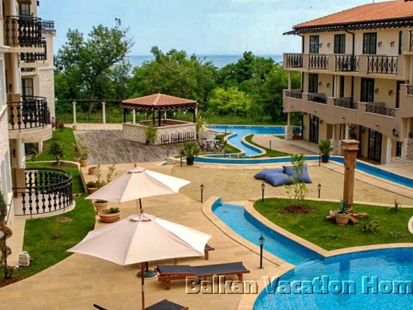 Тристаен апартамент в Обзор - 113 кв.м за 510 €/кв.м - Снимка #1