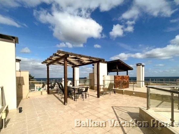 Двустаен апартамент в Бяла - 135 кв.м за 446 €/кв.м - Снимка #1