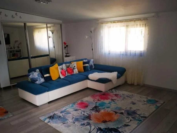 Дава се под наем Двустаен апартамент в Пловдив, Изгрев - 60 кв.м за 229.5 € - Снимка #1