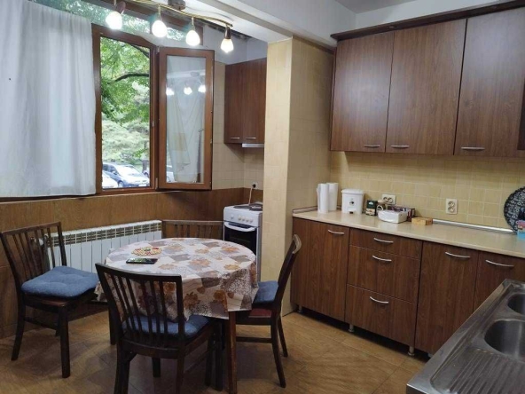 Дава се под наем Двустаен апартамент в София, Толстой - 65 кв.м за 489.6 € - Снимка #1