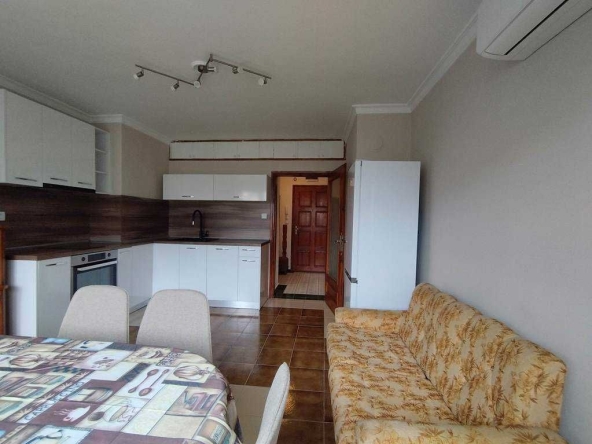 Дава се под наем Тристаен апартамент в София, Център - 65 кв.м за 560 € - Снимка #1