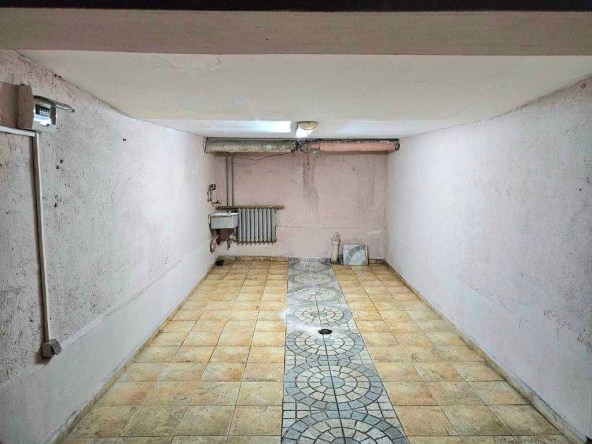 Дава се под наем Гараж / Паркомясто в София, Лозенец - 19 кв.м за 112.2 € - Снимка #1