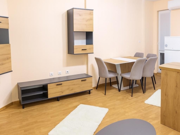 Дава се под наем Тристаен апартамент в Пловдив, Кючук Париж - 90 кв.м за 612 € - Снимка #1