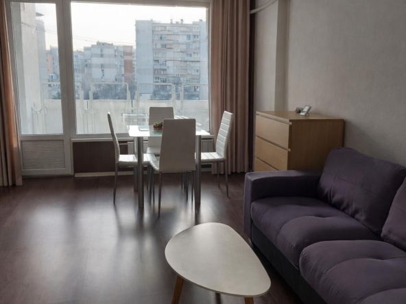 Дава се под наем Тристаен апартамент в София, Белите брези - 90 кв.м за 718.08 € - Снимка #1