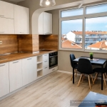 Дава се под наем Тристаен апартамент в Пловдив, Център - 90 кв.м за 648.21 € - Снимка #1