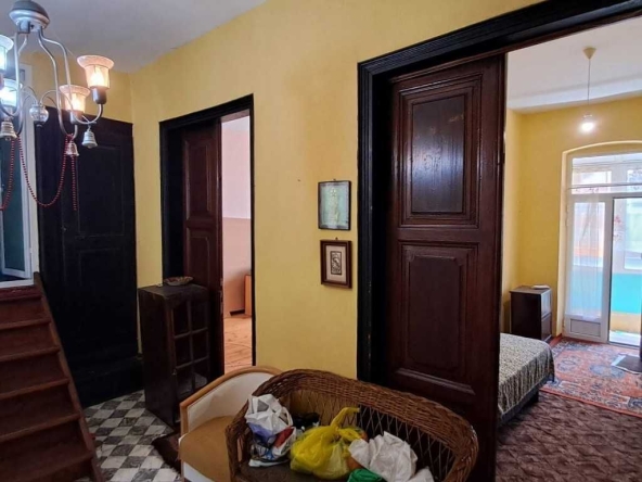 Тристаен апартамент в Габрово, Център - 88 кв.м за 696 €/кв.м - Снимка #1