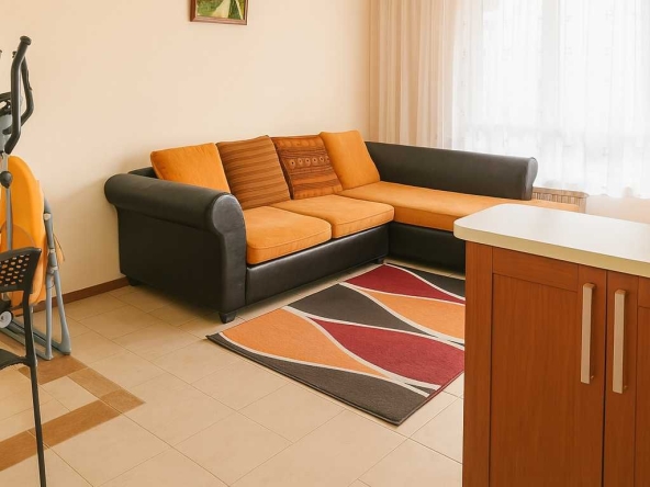 Дава се под наем Тристаен апартамент в София, Студентски град - 90 кв.м за 750 € - Снимка #1