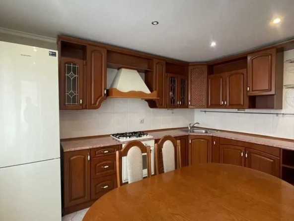 Дава се под наем Тристаен апартамент в София, Зона Б-18 - 90 кв.м за 637.5 € - Снимка #1