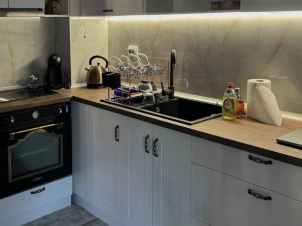 Дава се под наем Тристаен апартамент в Варна, м-т Траката - 70 кв.м за 600 € - Снимка #1