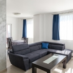 Дава се под наем Тристаен апартамент в София, Студентски град - 100 кв.м за 766 € - Снимка #1