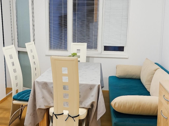 Дава се под наем Тристаен апартамент в Пловдив, Център - 64 кв.м за 420 € - Снимка #1