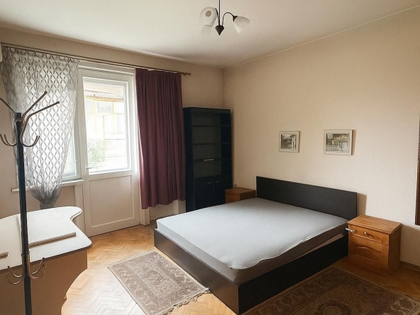 Дава се под наем Двустаен апартамент в Пловдив, Център - 65 кв.м за 332 € - Снимка #1