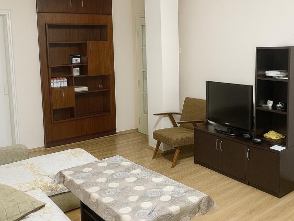 Дава се под наем Тристаен апартамент в Пловдив, Център - 88 кв.м за 368 € - Снимка #1