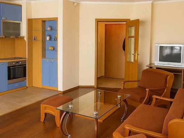 Дава се под наем Двустаен апартамент в София, Зона Б-19 - 75 кв.м за 699 € - Снимка #1