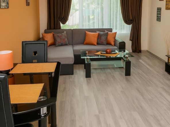 Дава се под наем Двустаен апартамент в Пловдив, Кършияка - 53 кв.м за 459 € - Снимка #1