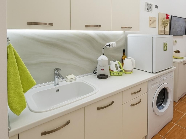 Дава се под наем Едностаен апартамент в Пловдив, Център - 20 кв.м за 248.88 € - Снимка #1