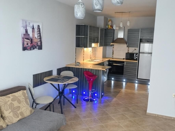 Дава се под наем Двустаен апартамент в Пловдив, Кършияка - 69 кв.м за 428.4 € - Снимка #1