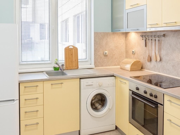 Дава се под наем Двустаен апартамент в Пловдив, Каменица 2 - 74 кв.м за 408 € - Снимка #1