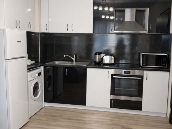 Дава се под наем Двустаен апартамент в Пловдив, Център - 50 кв.м за 548.25 € - Снимка #1