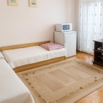 Дава се под наем Двустаен апартамент в Пловдив, Гагарин - 65 кв.м за 381.99 € - Снимка #1