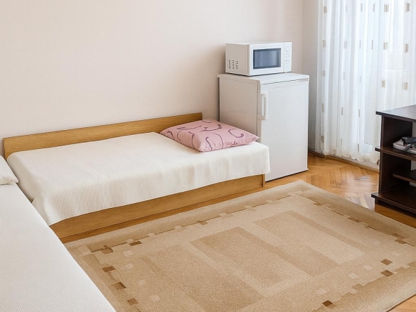 Дава се под наем Двустаен апартамент в Пловдив, Гагарин - 65 кв.м за 381.99 € - Снимка #1