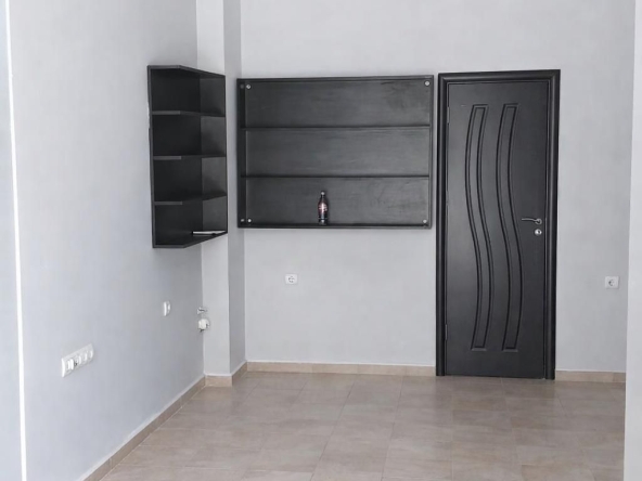 Магазин в Пловдив, Южен - 34 кв.м за 1020 €/кв.м - Снимка #1