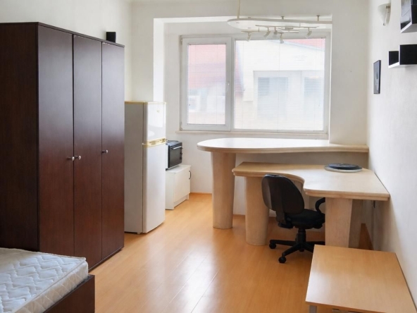 Дава се под наем Едностаен апартамент в София, Банишора - 25 кв.м за 330.99 € - Снимка #1