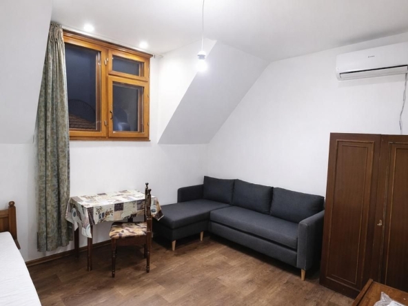 Дава се под наем Етаж от къща в Пловдив, Каменица 1 - 105 кв.м за 298.86 € - Снимка #1